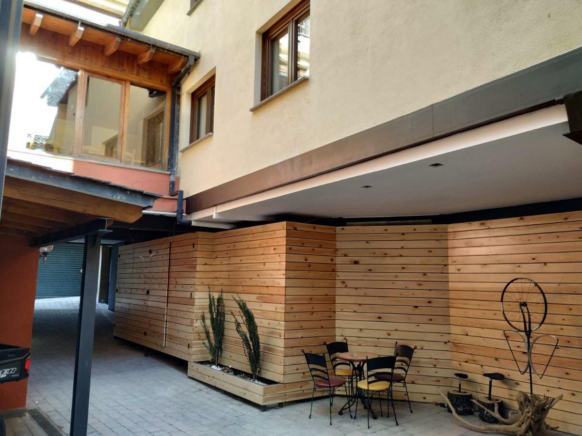 Hotel Roca Alp Exterior photo